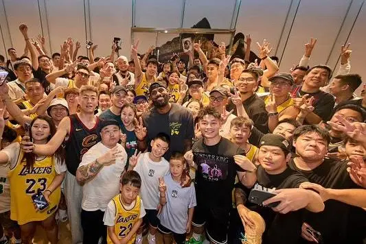 amp, A史上征战, 自称国王