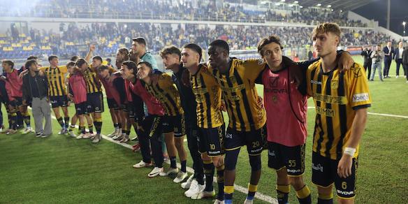 尤维斯塔比 尤维斯塔比